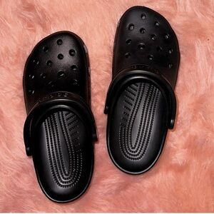 Crocs Classic Clog in Black